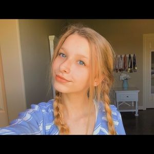 Meet your Posher, Lorelei